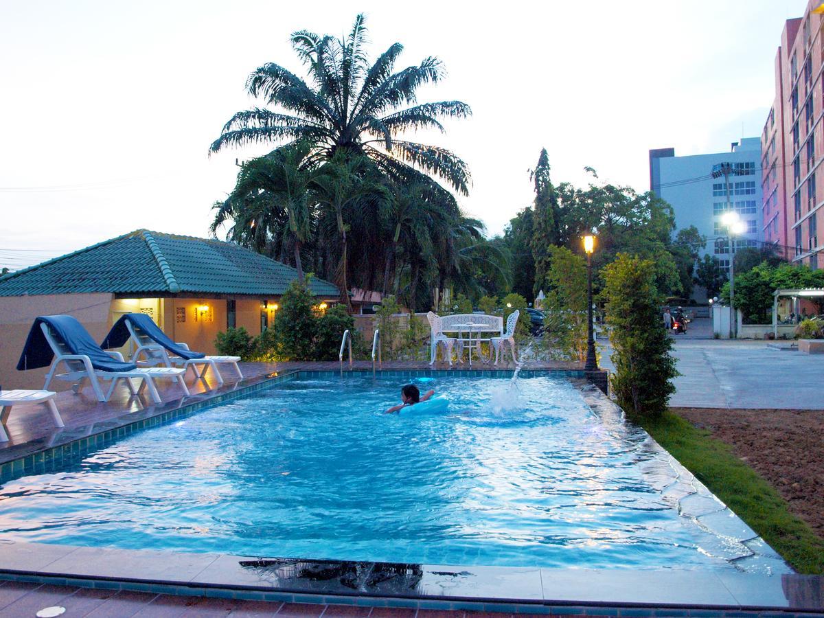 V Residence Pattaya Exterior photo