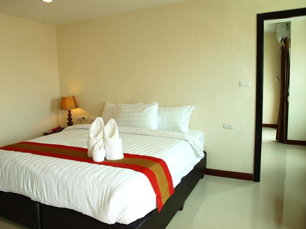 V Residence Pattaya Exterior photo