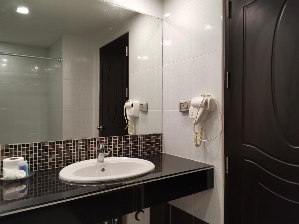 V Residence Pattaya Exterior photo